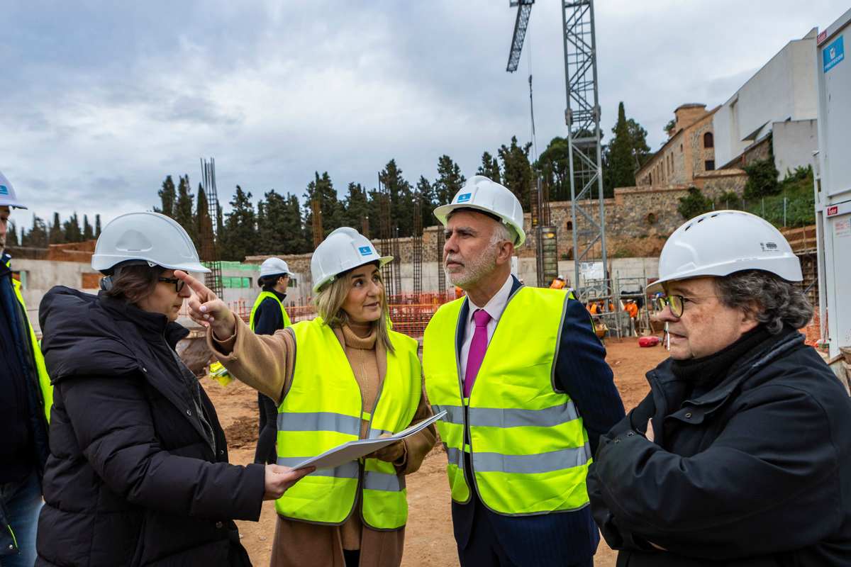 La delegada del Gobierno en Castilla-La Mancha, Milagros Tolón, y el ministro de Política Territorial, Ángel Víctor Torres. Foto: EFE/Ángeles Visdómine.