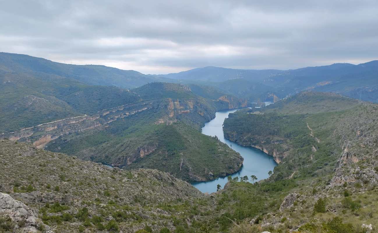 Valle del Guadiela, en la Sierra de Altomira, que comienza a formar el embalse de Bolarque, junto a la ermita de los Desamparados, en Buendía (Cuenca).