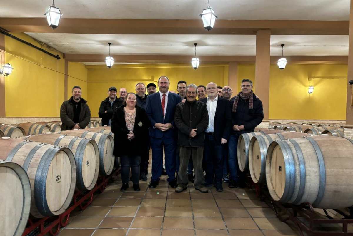 Visita a la la cooperativa ‘San Antonio Abad’, de Fuentealbilla (Albacete).