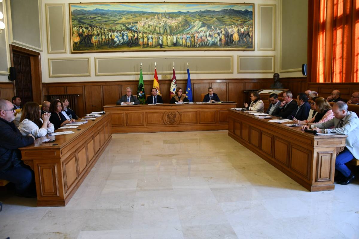Un momento de la celebración del Pleno ordinario de la Diputación de Toledo.