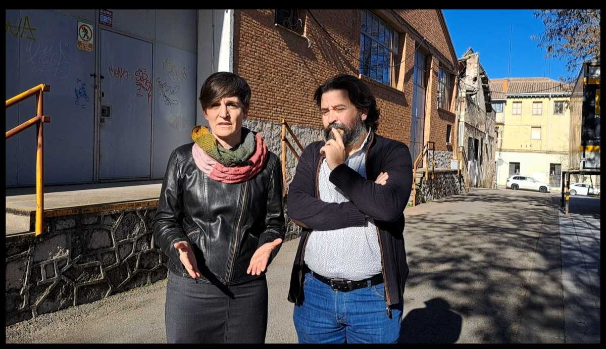 Susana Martínez, portavoz de Aike en el Ayuntamiento de Guadalajara y Jorge Riendas