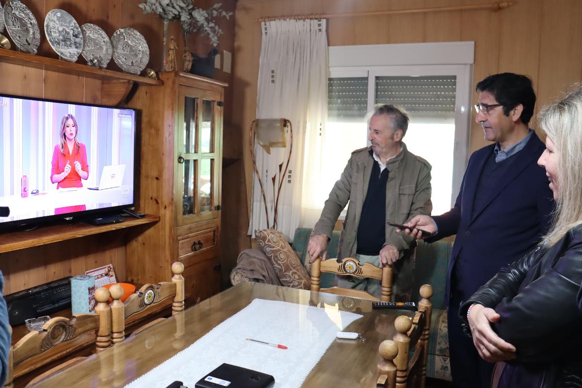 José Manuel Caballero, comprobando en Ventillas el cambio a la HD.