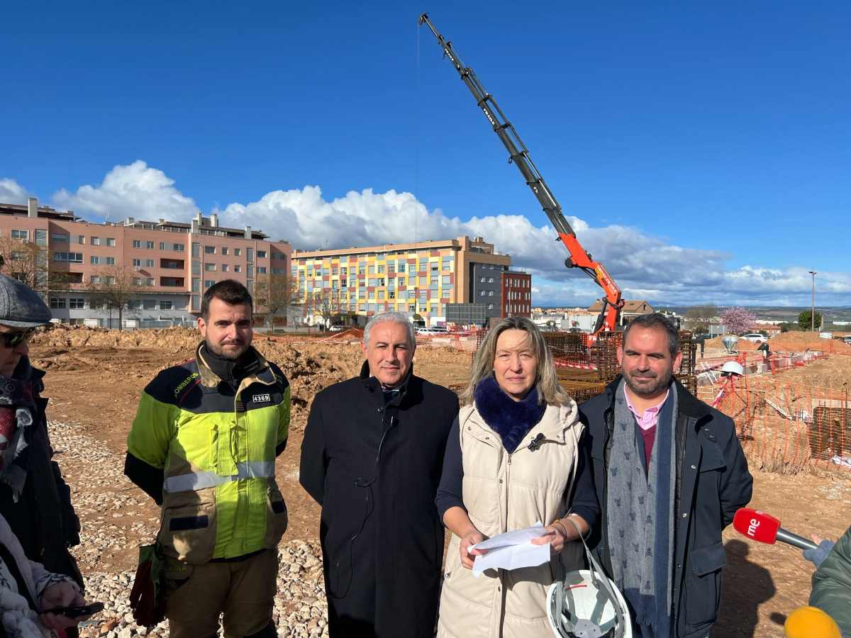 Ana Guarinos, alcaldesa de Guadalajara presenta las obras del nuevo Parque de Bomberos de Guadalajara