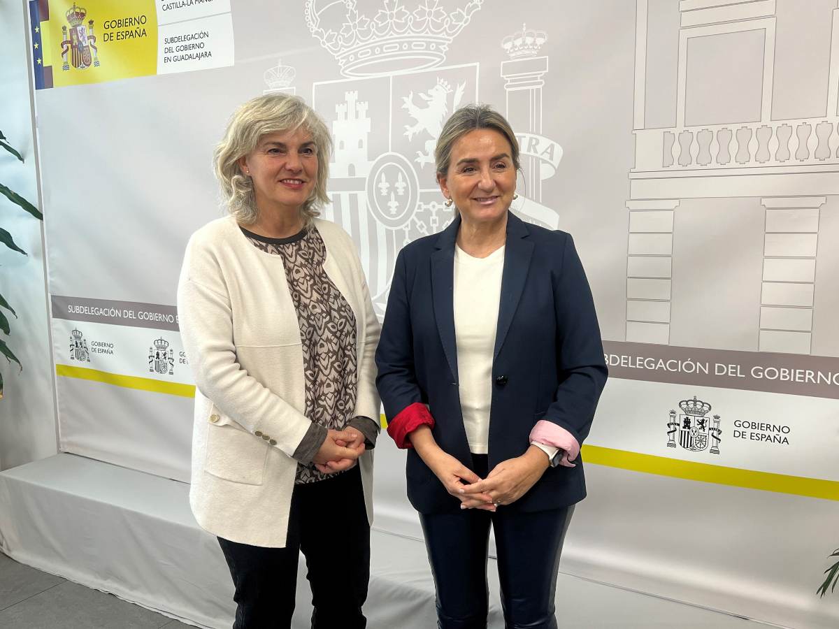 Mercedes Gómez, subdelegada del Gobierno en Guadalajara y Milagros Tolón, delegada del Gobierno en Castilla-La Mancha