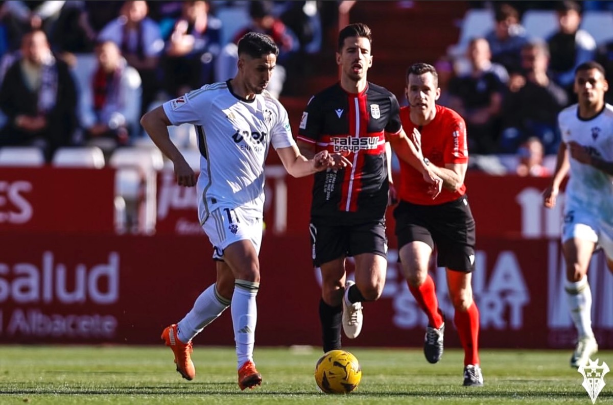 Fidel y Kaiky en su estreno defiendo la camiseta del Albacete BP. Imagen del club