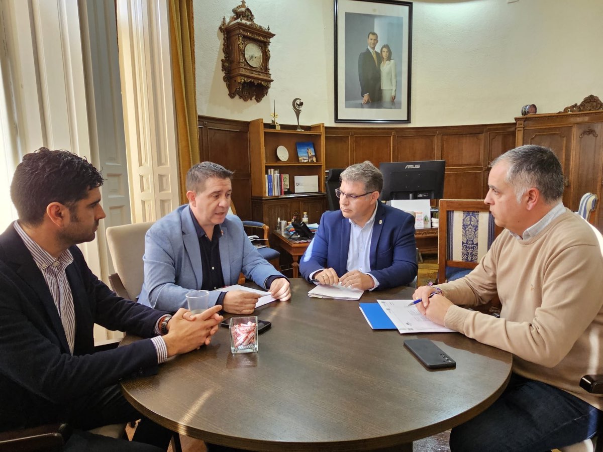 Reunión en Hellín (Albacete)