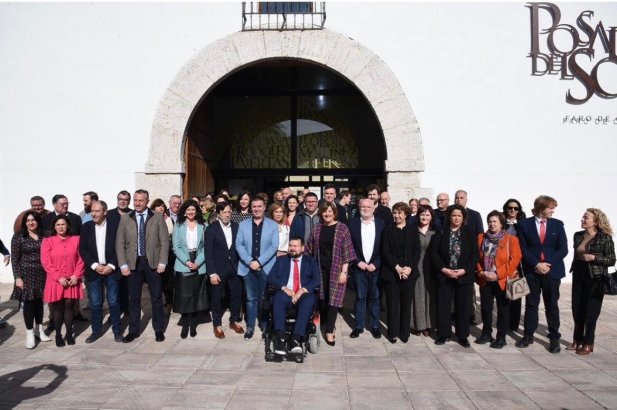 Firmas del Acuerdo Social en La Roda (Albacete)