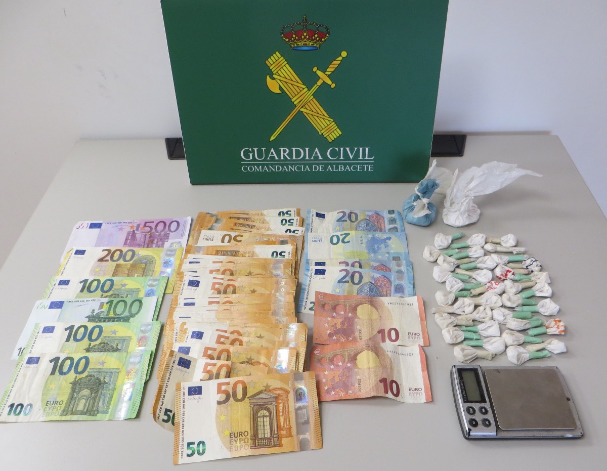 Efectos intervenidos por la Guardia Civil de La Roda