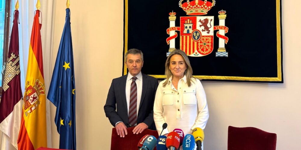 Milagros Tolón y Miguel Juan Espinosa en la Subdelegación del Gobierno en Albacete