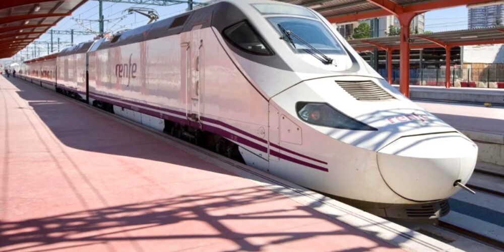 Tren AVE. Imagen de archivo Renfe