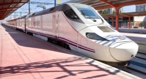 Tren AVE. Imagen de archivo Renfe