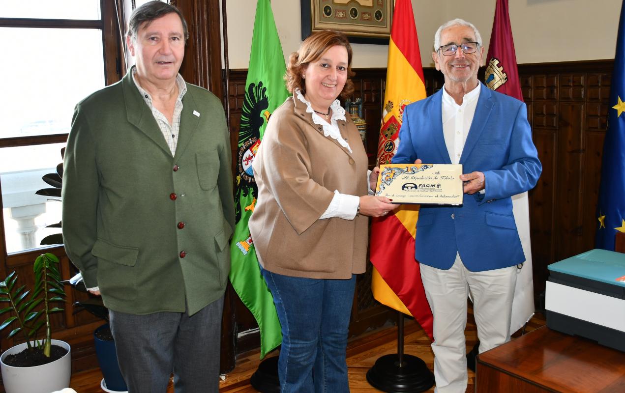 Andrés Loarte (izquierda), Conchi Cedillo y Mario Jiménez.