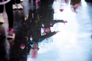 La lluvia paró justo en el inicio del desfile de carnaval de Toledo. Foto: Rebeca Arango.