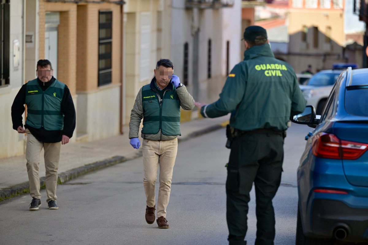 El asesinato se ha producido una vivienda de la calle Padre Jara, de Aldea del Rey. EFE/ Jesús Monroy.