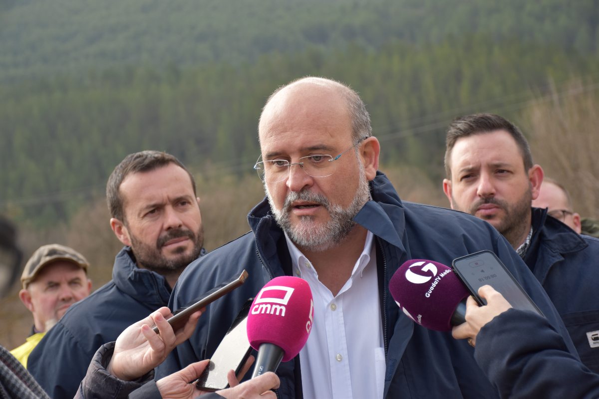 Guijarro habló de financiación durante su visita a varios pueblos de Guadalajara.