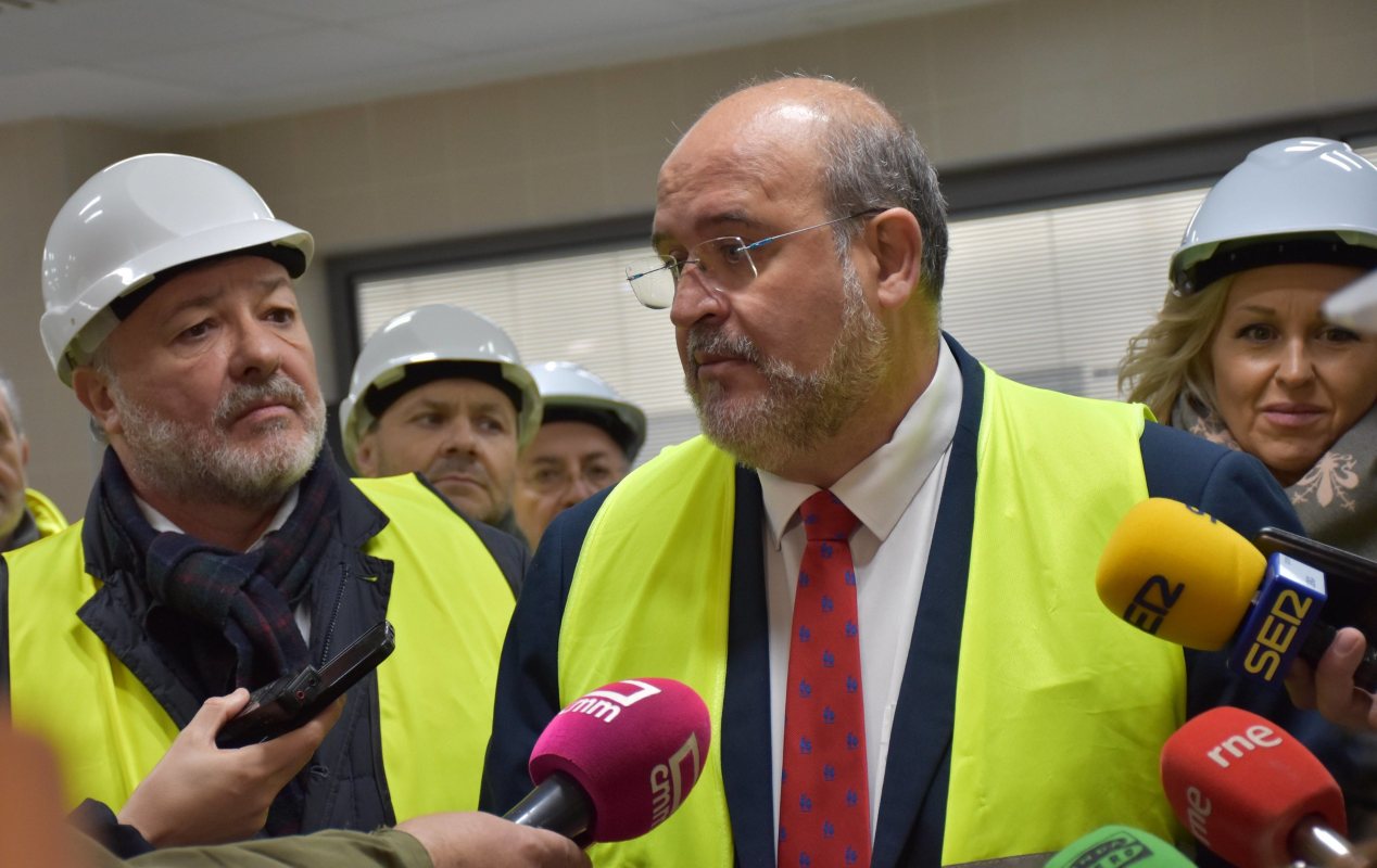 Guijarro, visitando el nuevo Hospital Universitario de Cuenca.