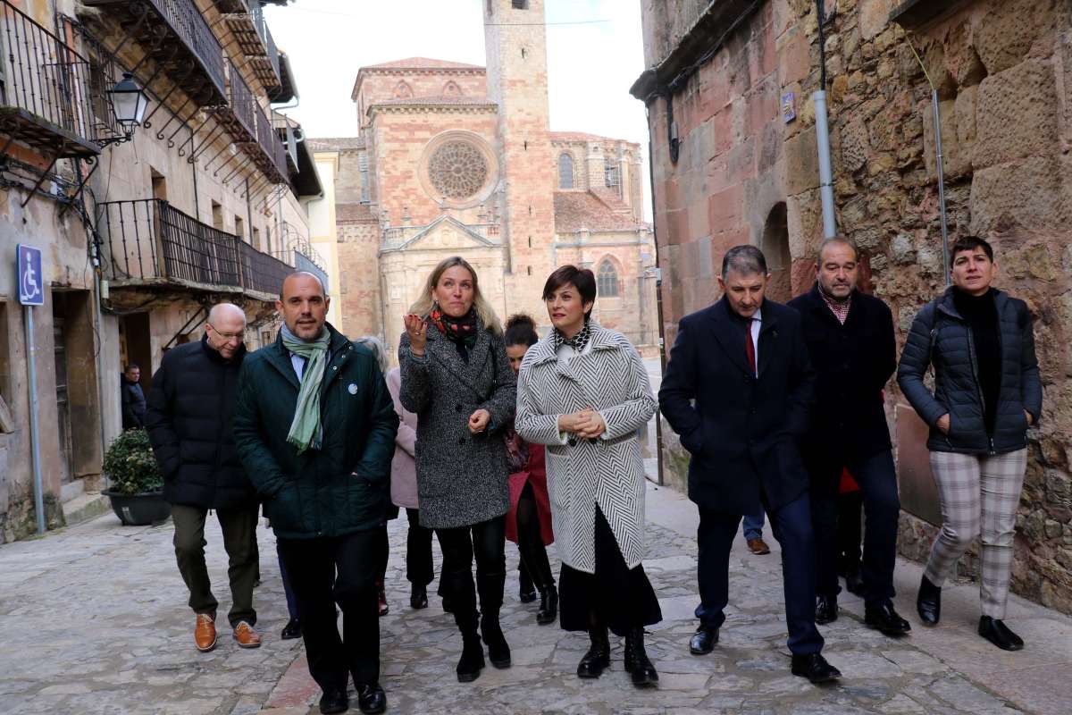 Pablo Bellido (izquierda), María Jesús Merino e Isabel Rodríguez.