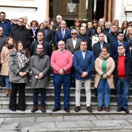 Minuto de silencio en la Diputación de Toledo por los guardias civiles asesinados en Barbate.