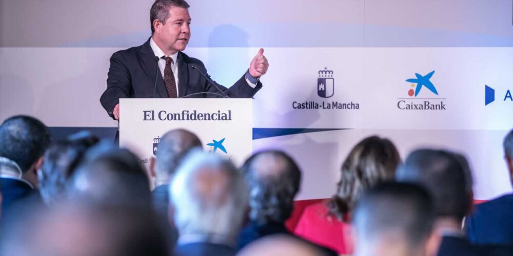 El presidente de Castilla-La Mancha, Emiliano García-Page, en el foro de inversión de El Confidencial.