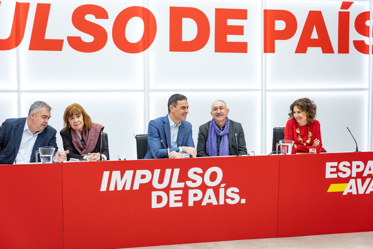 Pedro Sánchez, en una reunión que mantuvo hoy lunes con UGT. Foto: Pedro Sánchez (X).