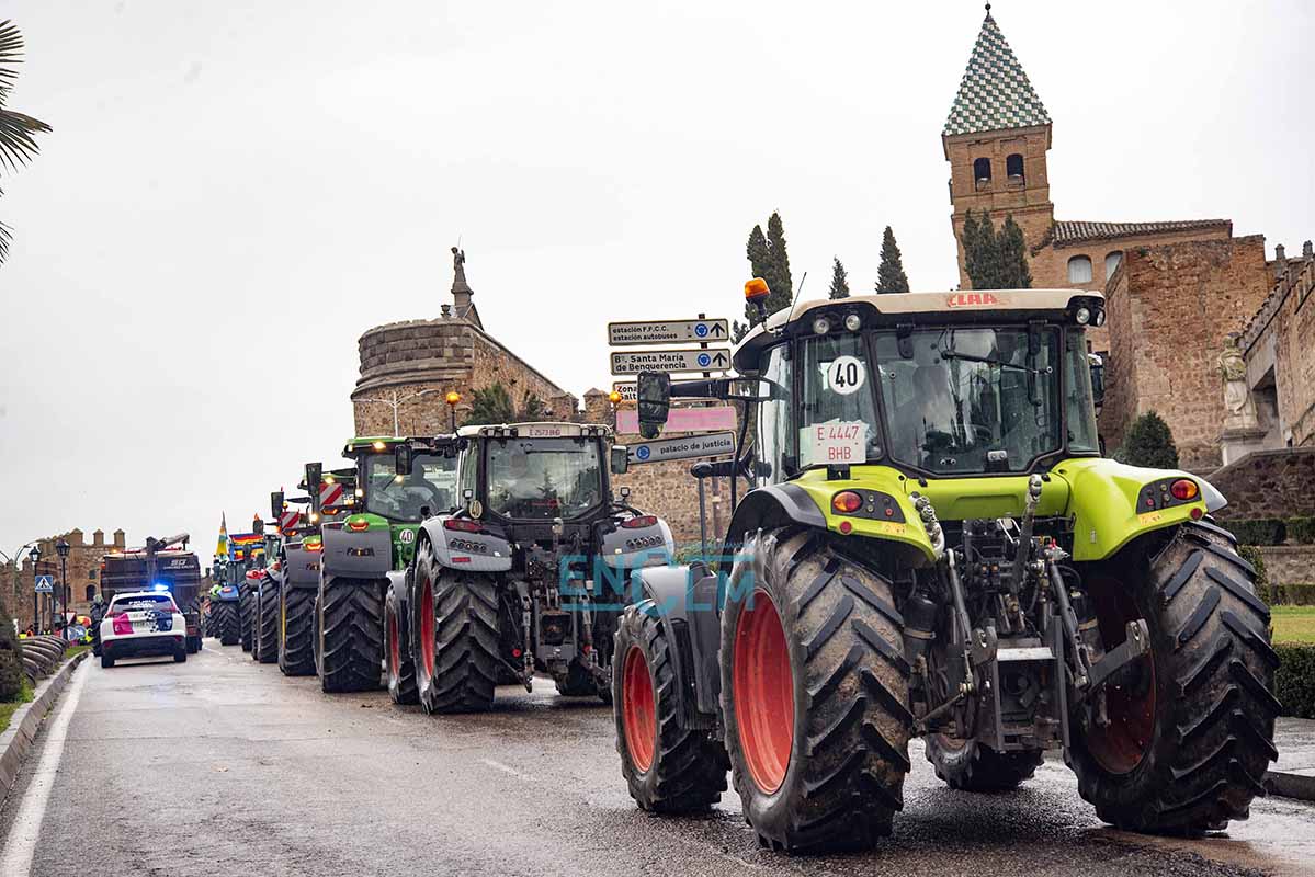 Imagen de la tractorada en el Paseo Merchán. Foto: Rebeca Arango.