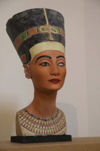 Busto de Tutankamón en Pastrana