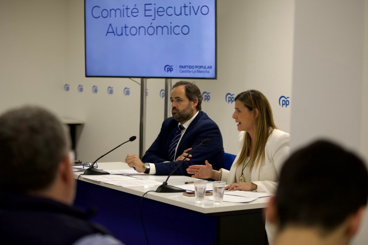 Núñez, junto a Carolina Agudo, secretaria general del PP de CLM.