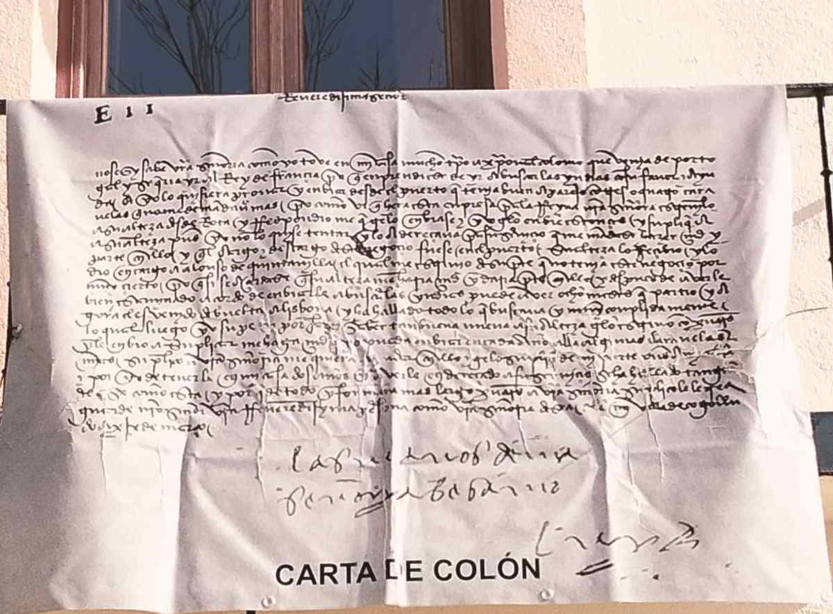 Carta de Colón colocada en el Ayuntamiento de Cogolludo (Guadalajara)