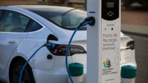 Imagen de un cargador eléctrico en Castilla-La Mancha