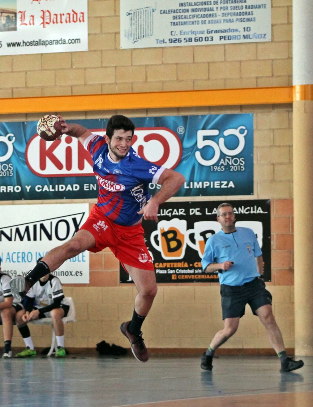 Álvaro García (izquierda), 33 años arbitrando.