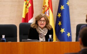 La directora general de CMM, Carmen Amores, en su comparecencia en las Cortes.