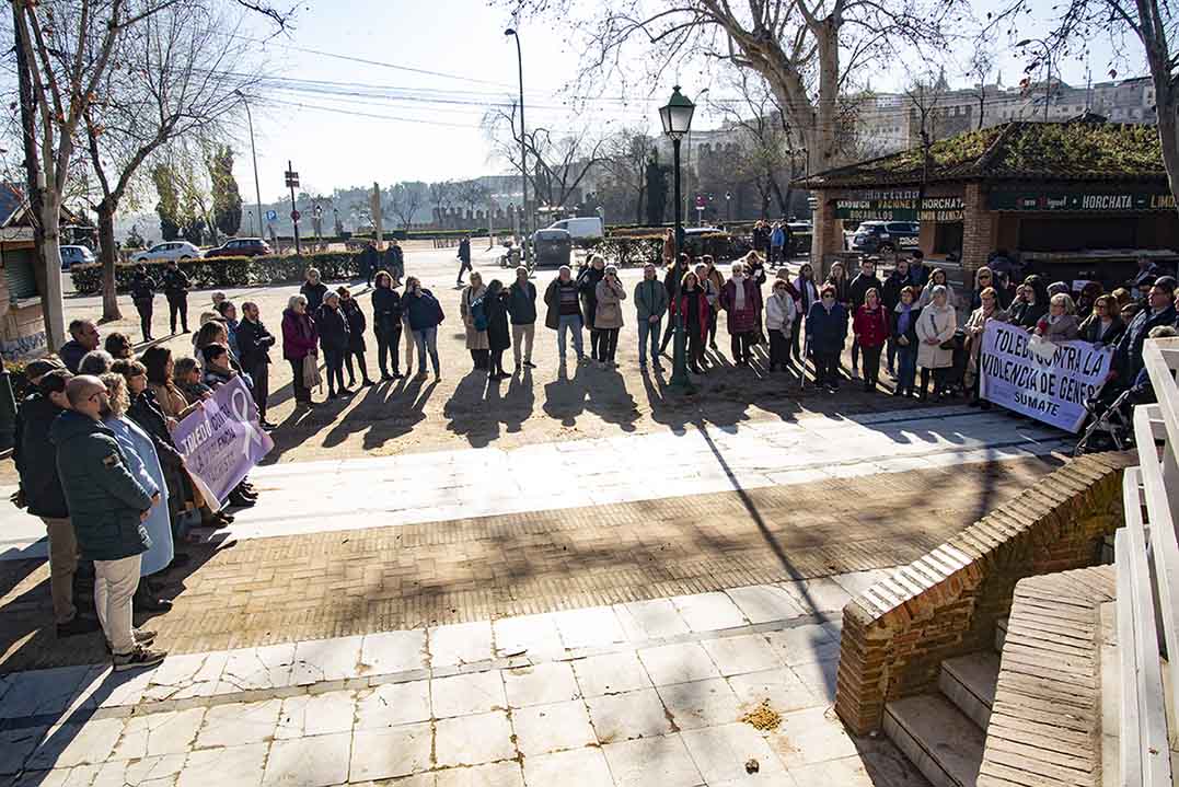 Concentración en el Parque de la Vega contra la violencia machista. Imagen: Rebeca Arango.