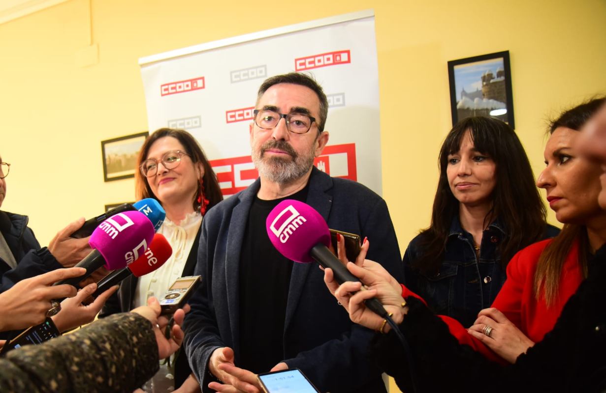 De izquierda a derecha: Carolina Vidal, Paco de la Rosa y Rosario Martínez. Foto: Rebeca Arango.