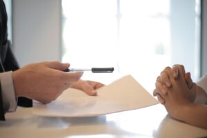 Baja la firma de hipotecas en CLM. creacion empresas