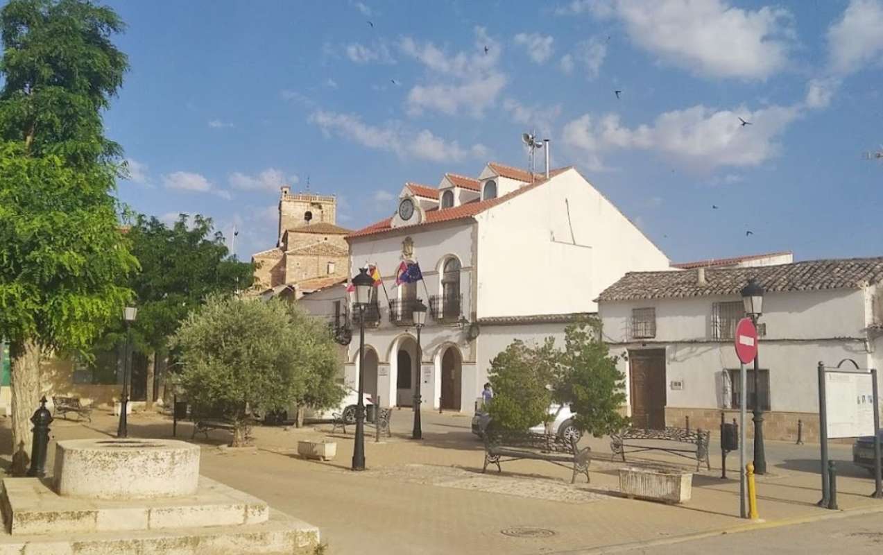 El Ayuntamiento de Los Hinojosos fomenta la natalidad.