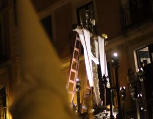 Procesión del Santo Entierro, en Cuenca. Foto: Sandra Escudero.