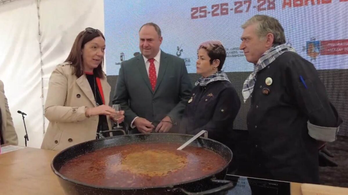 El consejero de Agricultura en la Feria de los Sabores