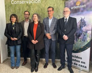 La consejera de Desarrollo Sostenible ha visitado este lunes la sede de la Fundación Artemisan