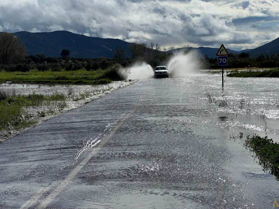 Una de las carreteras cortadas en la provincia de Ciudad Real por los efectos de la borrasca Nelson