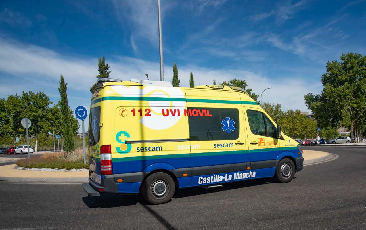 Imagen de archivo de una UVI móvil del Sescam. Foto: Rebeca Arango. jornalero ciudad real