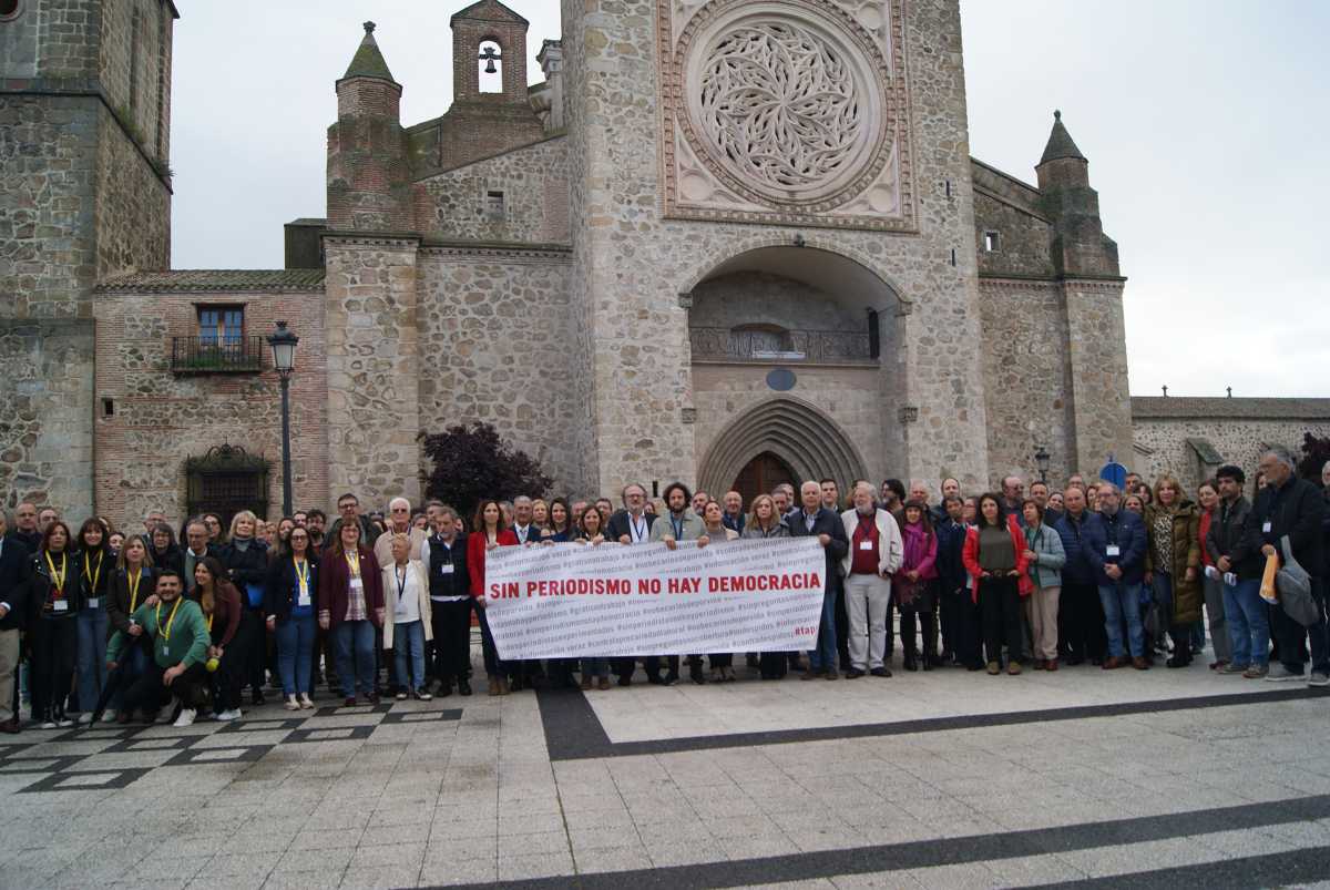 Concentración por la libertad de expresión de periodistas en Talavera.