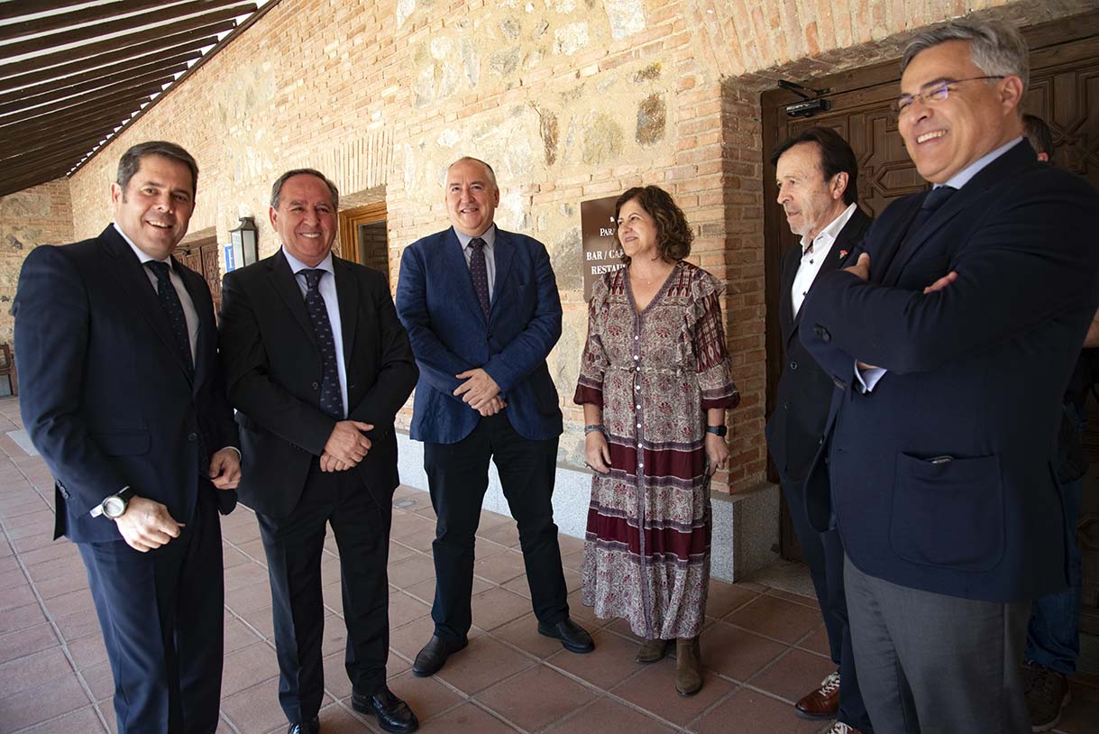 La cita de Cuerva con Cecam fue en el Parador de Toledo. Foto: Rebeca Arango.