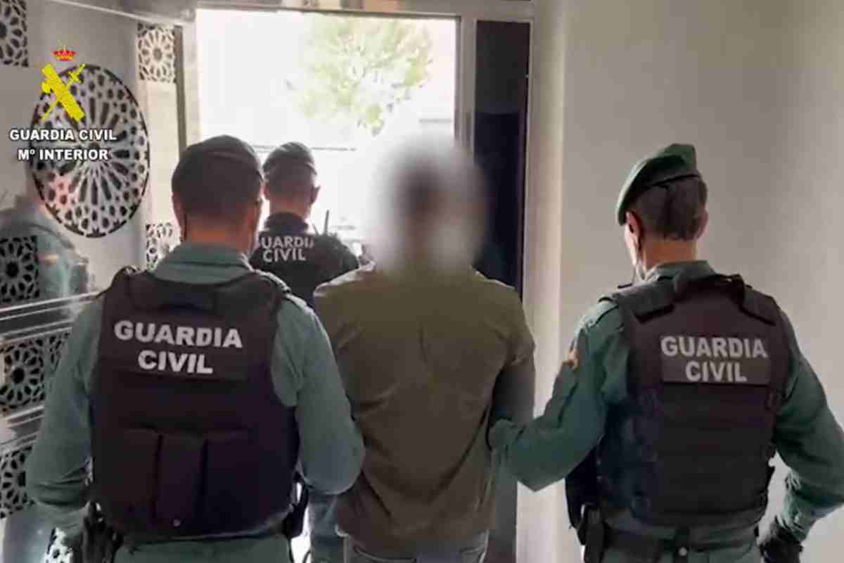 Imagen de archivo de una detención de la Guardia Civil