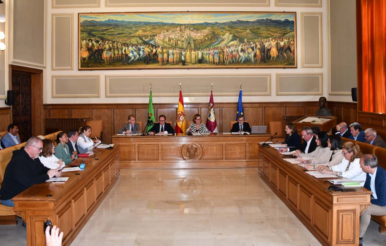 Un momento en el Pleno ordinario de la Diputación de Toledo.