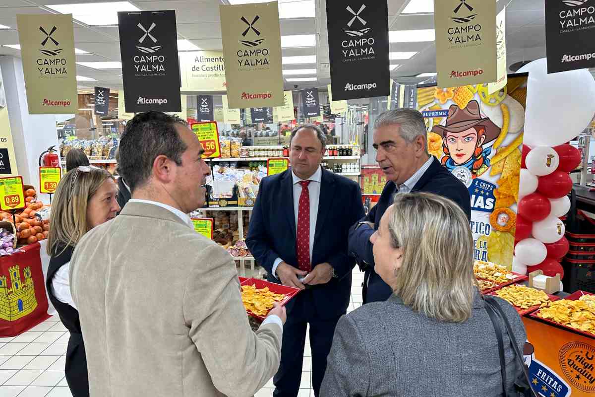 El consejero de Agricultura, Ganadería y Desarrollo Rural, Julián Martínez Lizán.