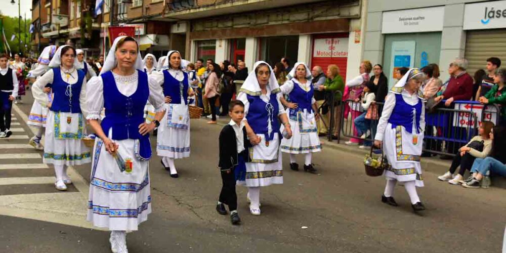 Desfile de la s Mondas en Talavera.