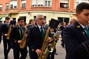 Banda de música de Los Navalucillos en el gran cortejo de Mondas 2024. Foto: ENCLM