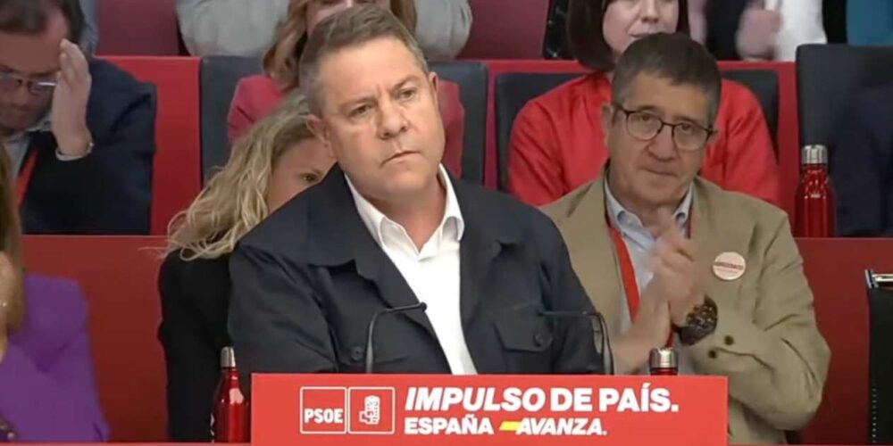 El presidente de Castilla-La Mancha y secretario general del PSOE de CLM, Emiliano García-Page, ante el Comité Federal de 2025.