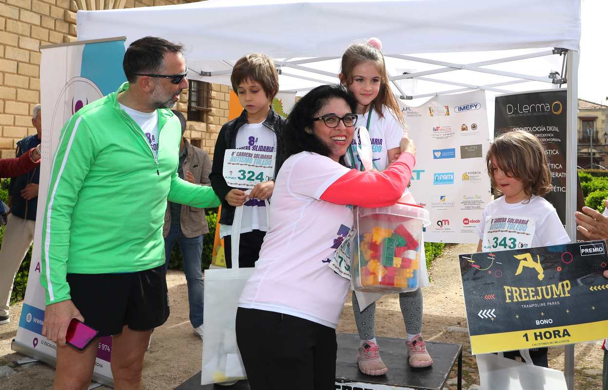 La concejala Marisol Illescas, en un podio infantil.