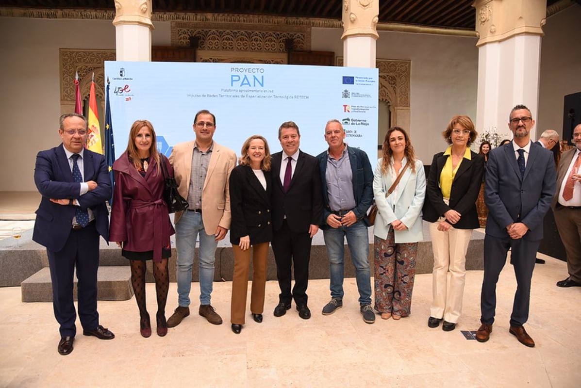 Foto de familia de la presentación del proyecto PAN.